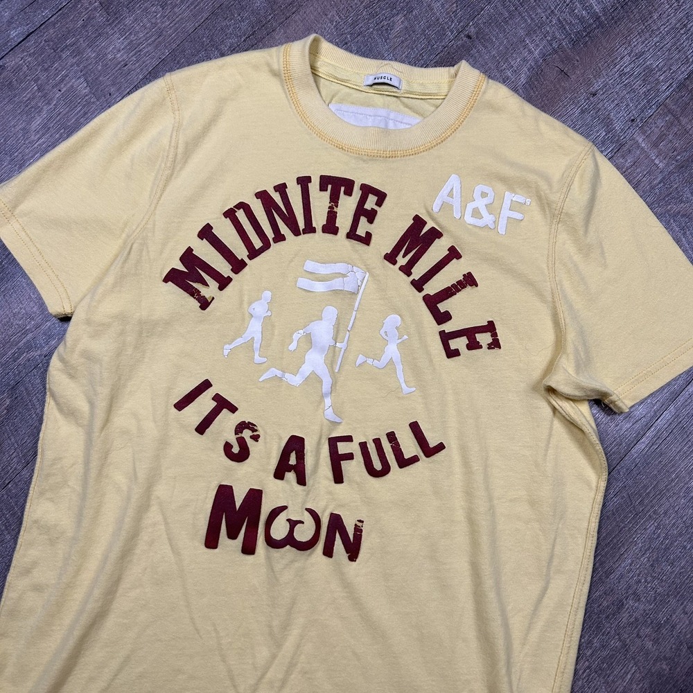 Grail Rare Abercrombie & Fitch Mens Muscle Fit yellow Graphic Logo Crew Neck M